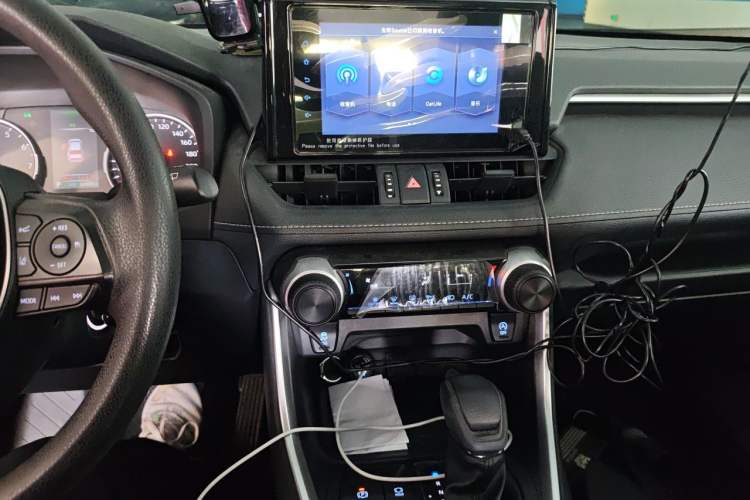 Used Toyota RAV4 2021 2.0L CVT Two-Wheel Drive Urban Edition Audio And AC Panel