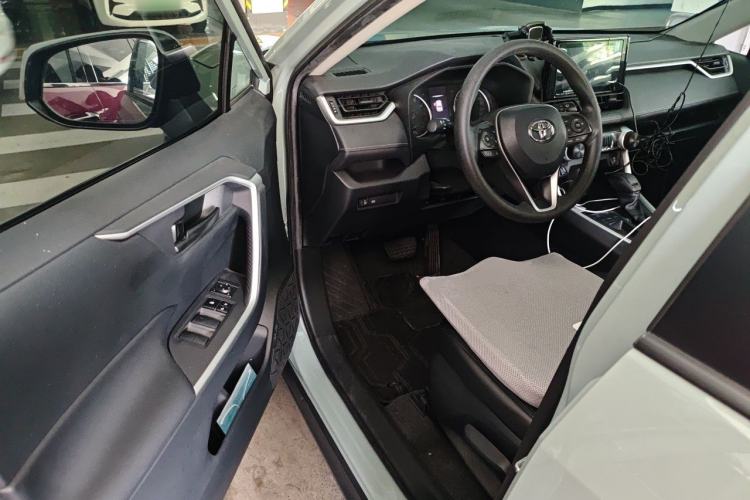 Used Toyota RAV4 2021 2.0L CVT Two-Wheel Drive Urban Edition Driver Seat
