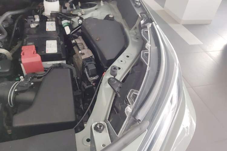 Used Toyota RAV4 2021 2.0L CVT Two-Wheel Drive Fashion Edition Engine Bay Left