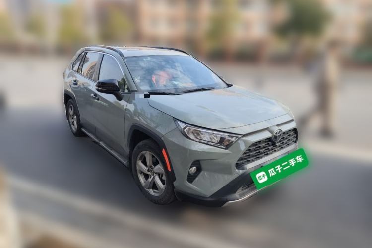 Used Toyota RAV4 2021 2.0L CVT Two-Wheel Drive Fashion Edition Front Right 45 Deg