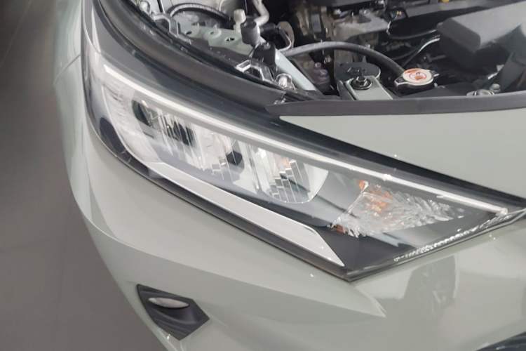 Used Toyota RAV4 2021 2.0L CVT Two-Wheel Drive Fashion Edition Right Front Headlight