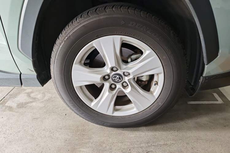 Used Toyota RAV4 2021 2.0L CVT Two-Wheel Drive Urban Edition Right Front Wheel Hub