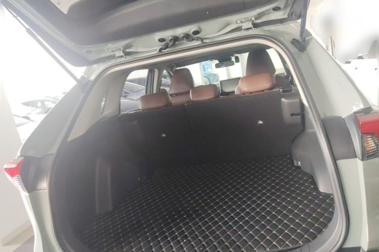 Used Toyota RAV4 2021 2.0L CVT Two-Wheel Drive Fashion Edition Trunk