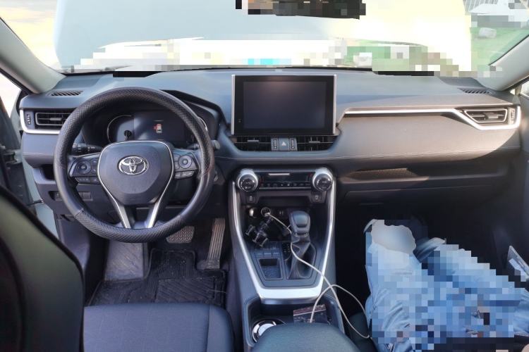 Used Toyota RAV4 2021 2.0L CVT Two-Wheel Drive Fashion Edition Center Console