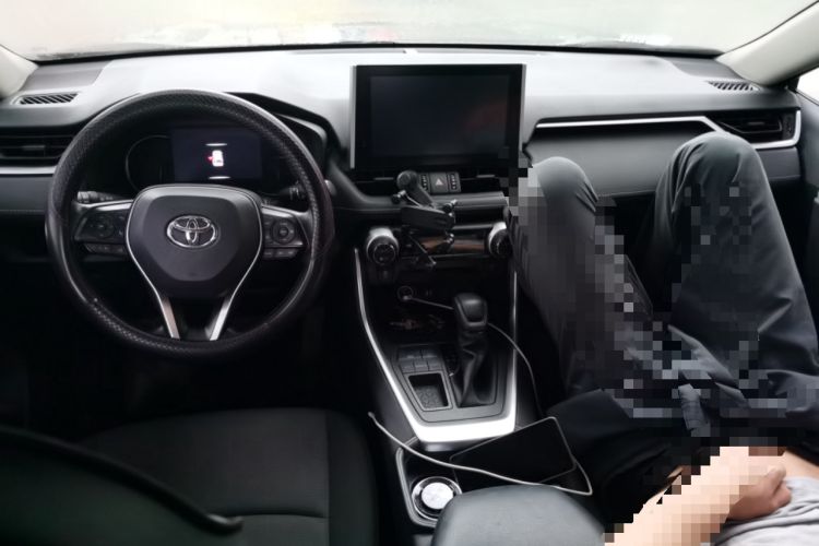Used Toyota RAV4 2021 2.0L CVT Two-Wheel Drive Fashion Edition Center Console