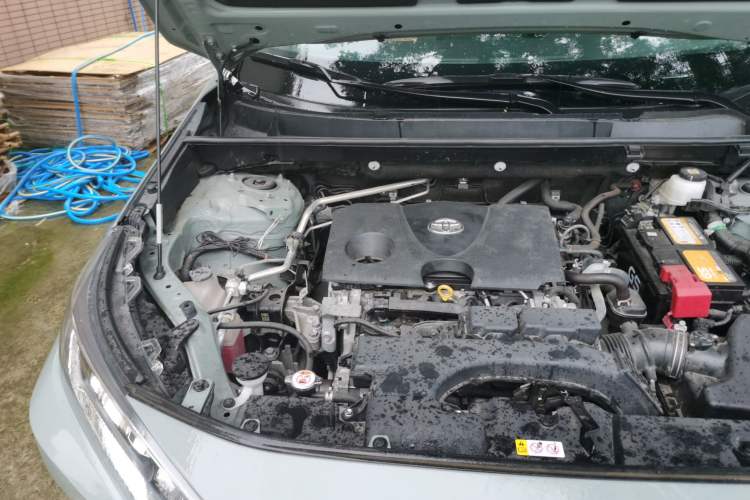 Used Toyota RAV4 2021 2.0L CVT Two-Wheel Drive Fashion Edition Engine Bay Right