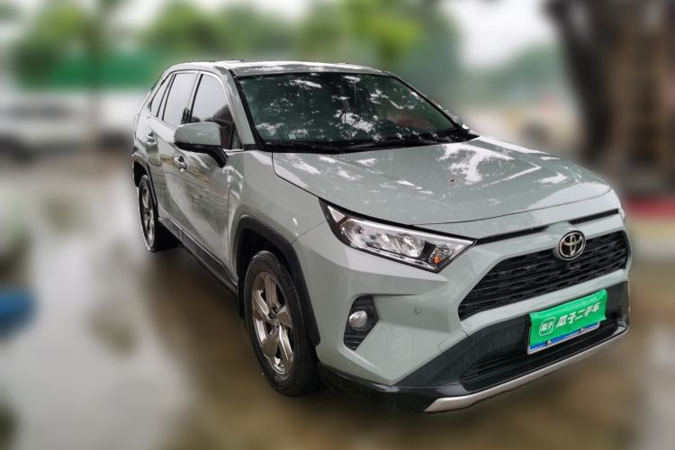 Used Toyota RAV4 2021 2.0L CVT Two-Wheel Drive Fashion Edition Front Right 45 Deg