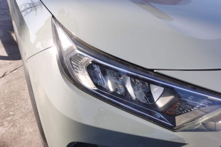 Used Toyota RAV4 2021 2.0L CVT Two-Wheel Drive Fashion Edition Right Front Headlight