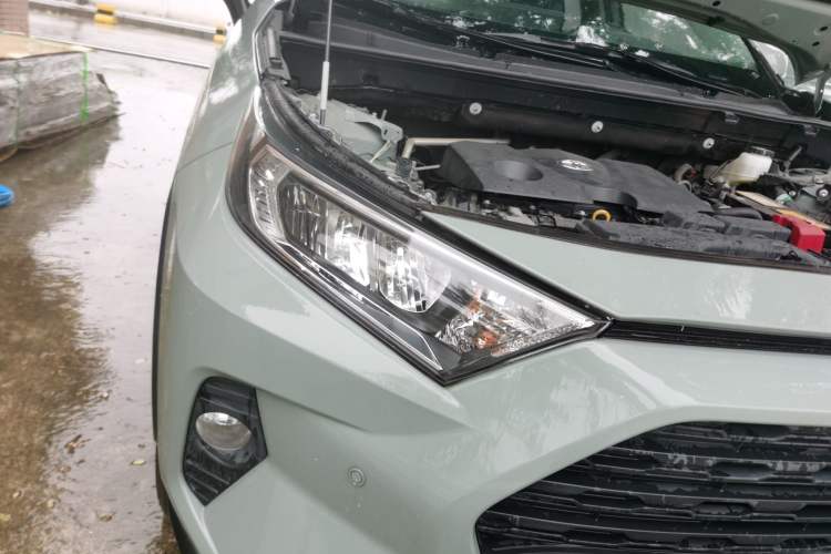 Used Toyota RAV4 2021 2.0L CVT Two-Wheel Drive Fashion Edition Right Front Headlight