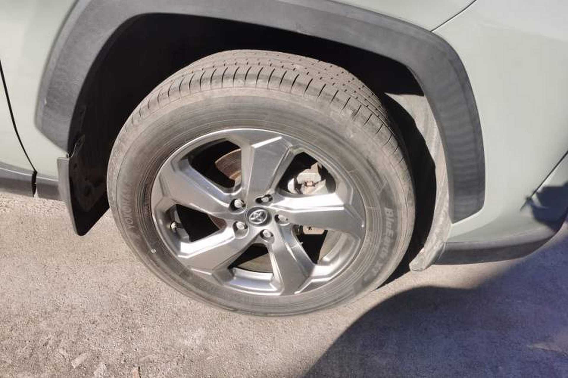 Used Toyota RAV4 2021 2.0L CVT Two-Wheel Drive Fashion Edition Right Front Wheel Hub