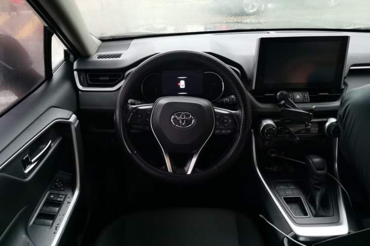 Used Toyota RAV4 2021 2.0L CVT Two-Wheel Drive Fashion Edition Steering Wheel