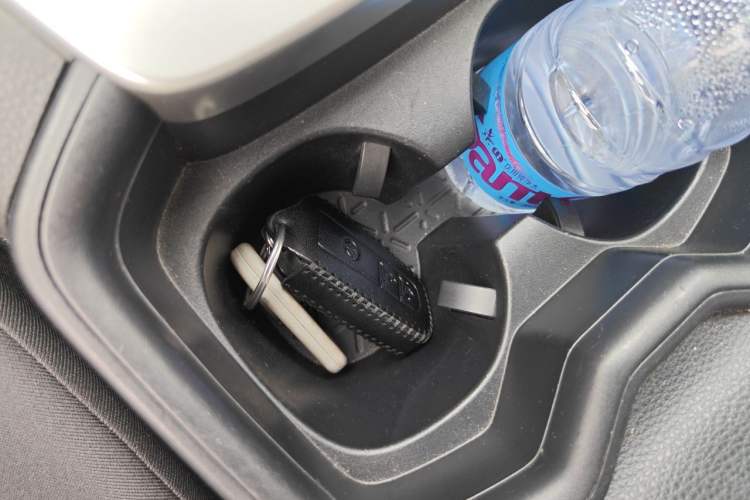 Used Toyota RAV4 2021 Dual-Engine 2.5L E-CVT Two-Wheel Drive Elite Edition Vehicle Key