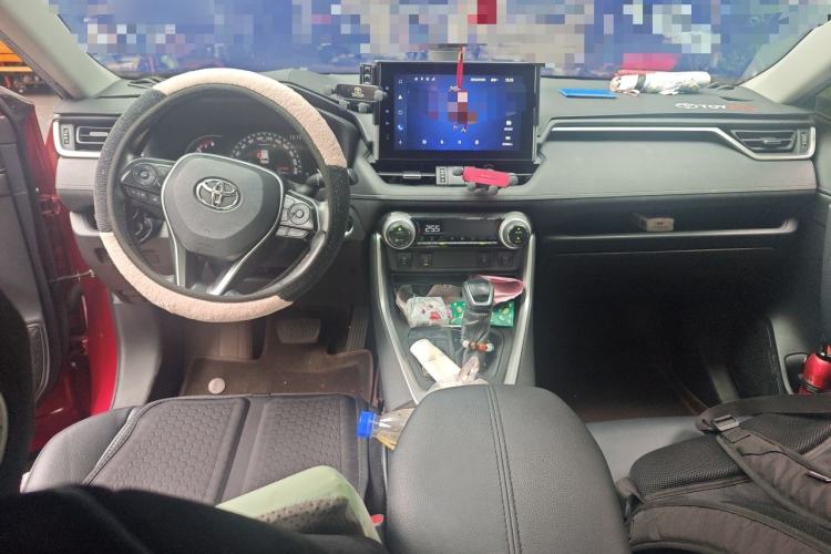 Used Toyota RAV4 2021 2.0L CVT Two-Wheel Drive Fashion PLUS Edition Center Console
