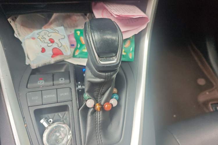 Used Toyota RAV4 2021 2.0L CVT Two-Wheel Drive Fashion PLUS Edition Gear Lever