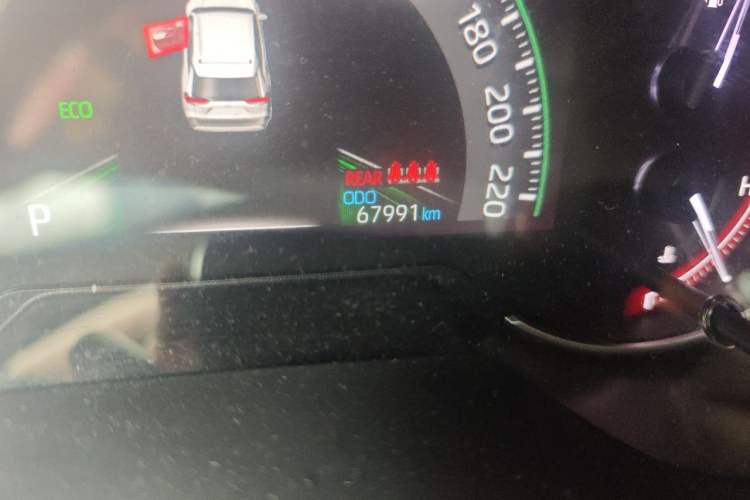 Used Toyota RAV4 2021 2.0L CVT Two-Wheel Drive Fashion PLUS Edition Odometer Close Up