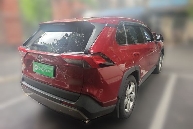 Used Toyota RAV4 2021 2.0L CVT Two-Wheel Drive Fashion PLUS Edition Rear Right 45 Deg