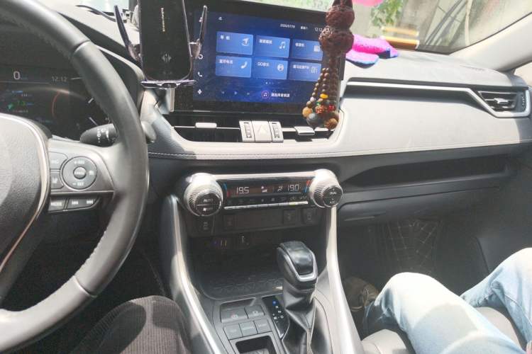 Used Toyota RAV4 2021 2.0L CVT Two-Wheel Drive Fashion PLUS Edition Audio And AC Panel