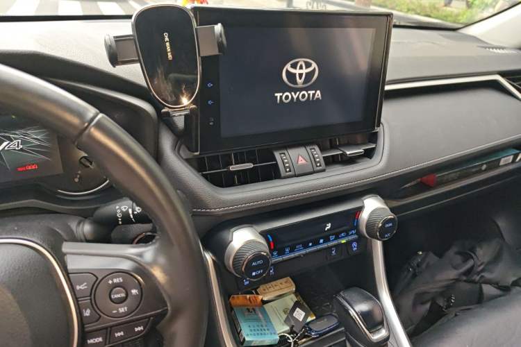 Used Toyota RAV4 2021 2.0L CVT Two-Wheel Drive Fashion PLUS Edition Audio And AC Panel