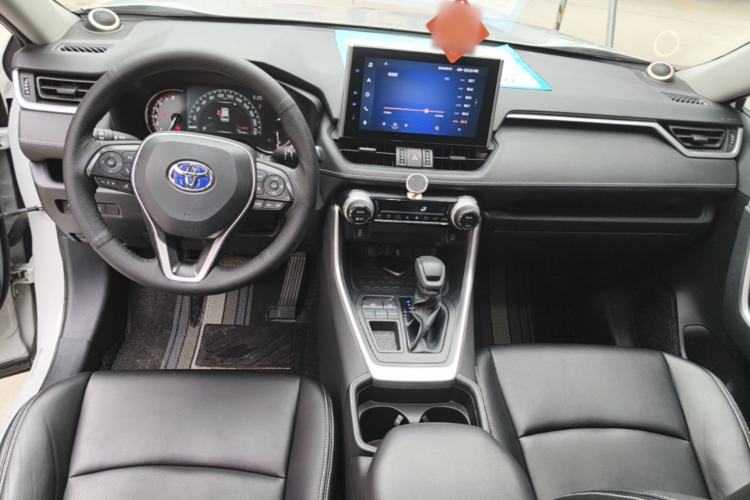 Used Toyota RAV4 2021 2.0L CVT Two-Wheel Drive Fashion Edition Center Console