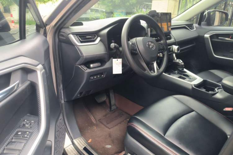 Used Toyota RAV4 2021 Revised Version Dual-Motor Hybrid 2.5L E-CVT Two-Wheel Drive Elite Edition Driver Seat