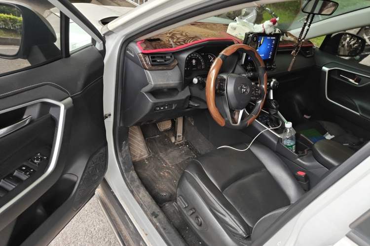 Used Toyota RAV4 2021 2.0L CVT Two-Wheel Drive Fashion PLUS Edition Driver Seat