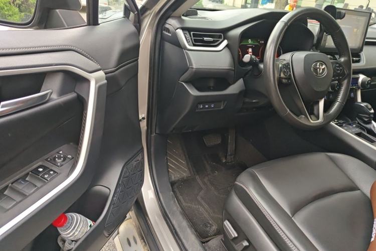 Used Toyota RAV4 2021 2.0L CVT Two-Wheel Drive Fashion PLUS Edition Driver Seat