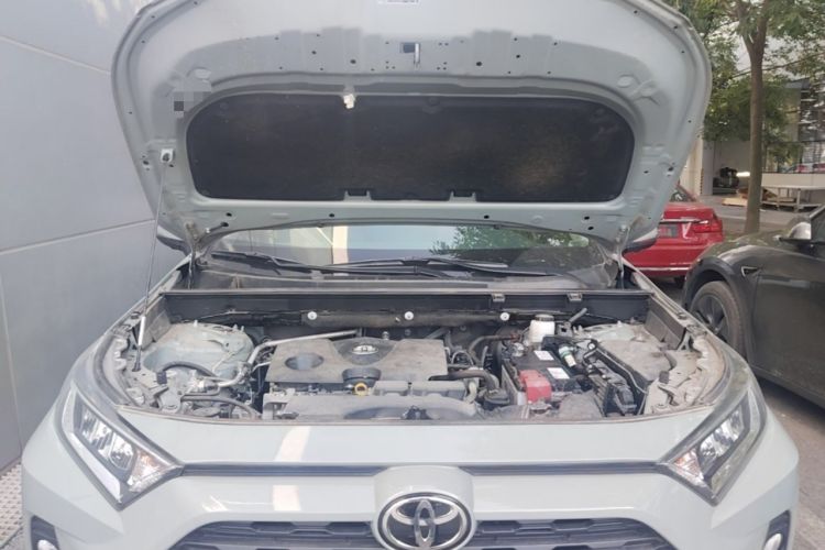 Used Toyota RAV4 2021 2.0L CVT Two-Wheel Drive Fashion Edition Engine Bay