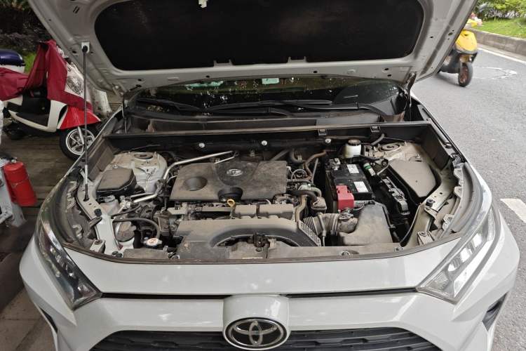 Used Toyota RAV4 2021 2.0L CVT Two-Wheel Drive Fashion PLUS Edition Engine Bay
