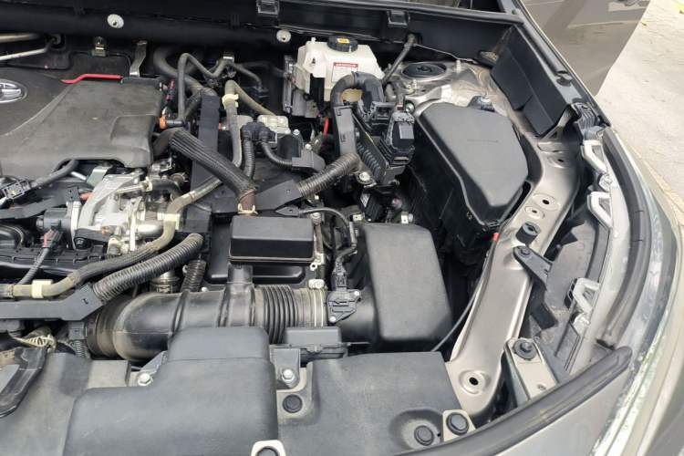 Used Toyota RAV4 2021 Revised Version Dual-Motor Hybrid 2.5L E-CVT Two-Wheel Drive Elite Edition Engine Bay Left
