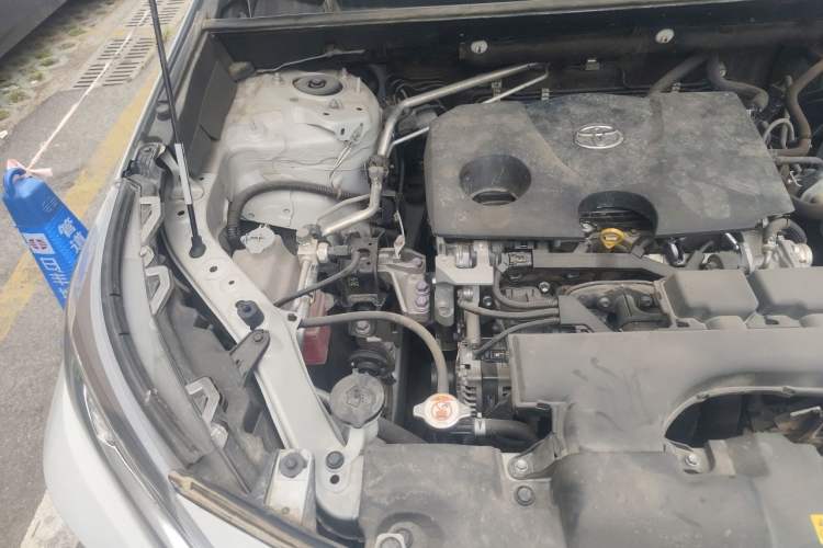 Used Toyota RAV4 2021 2.0L CVT Two-Wheel Drive Fashion Edition Engine Bay Right