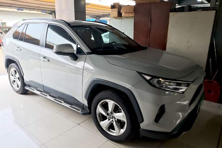 Used Toyota RAV4 2021 Dual-Engine 2.5L E-CVT Two-Wheel Drive Elite Edition Front Right 45 Deg
