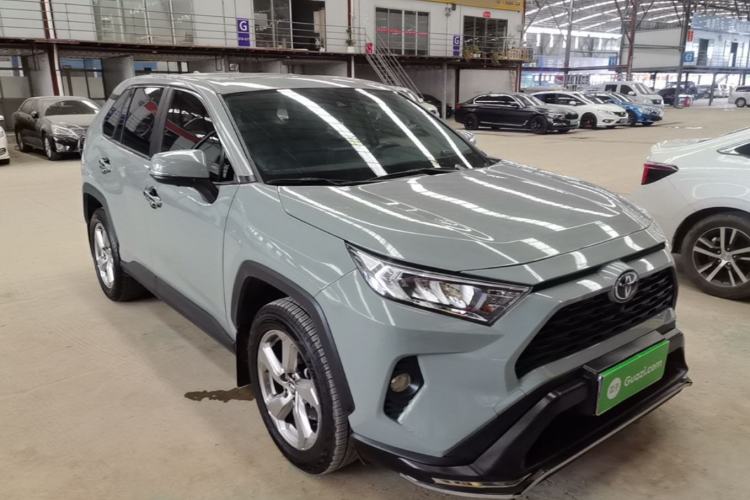 Used Toyota RAV4 2021 2.0L CVT Two-Wheel Drive Fashion PLUS Edition Front Right 45 Deg