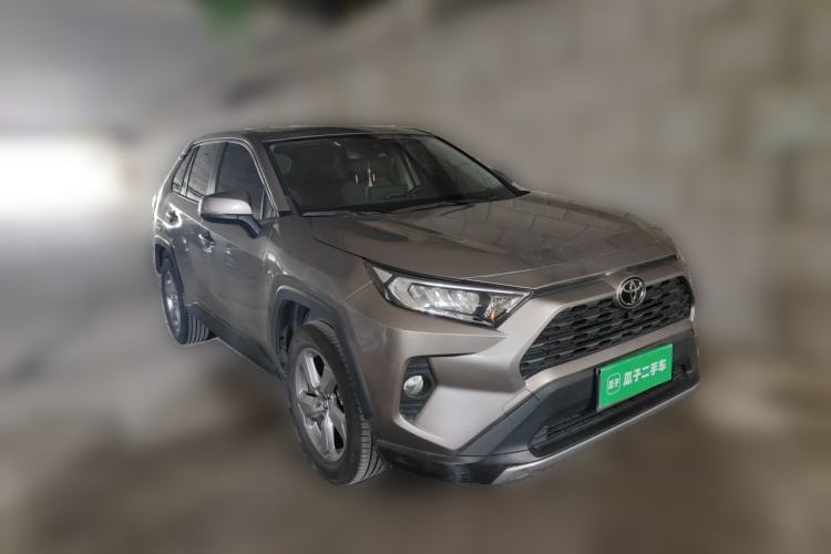 Used Toyota RAV4 2021 2.0L CVT Two-Wheel Drive Fashion Edition Front Right 45 Deg