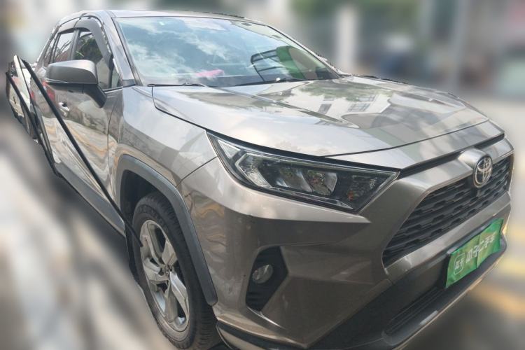 Used Toyota RAV4 2021 2.0L CVT Two-Wheel Drive Fashion PLUS Edition Front Right 45 Deg
