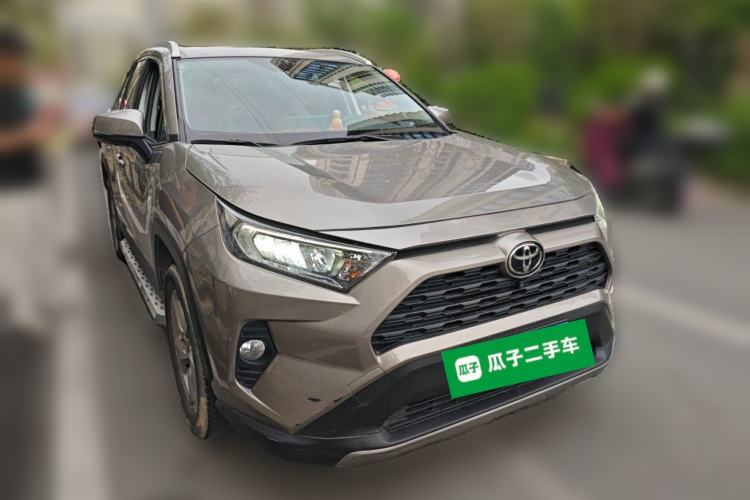 Used Toyota RAV4 2021 2.0L CVT Two-Wheel Drive Fashion PLUS Edition Front Right 45 Deg