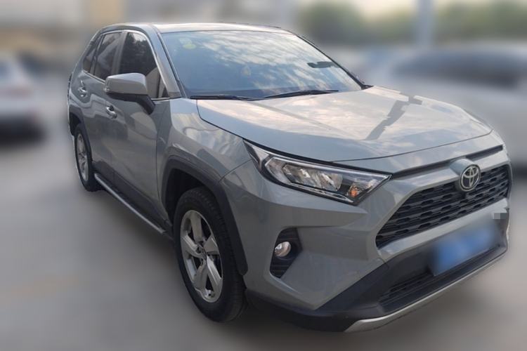 Used Toyota RAV4 2021 2.0L CVT Two-Wheel Drive Fashion Edition Front Right 45 Deg