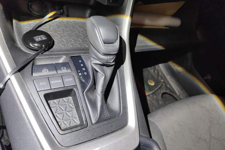 Used Toyota RAV4 2021 2.0L CVT Two-Wheel Drive Fashion Edition Gear Lever