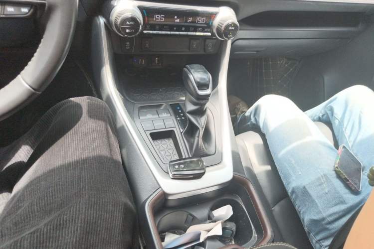 Used Toyota RAV4 2021 2.0L CVT Two-Wheel Drive Fashion PLUS Edition Gear Lever