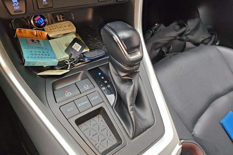 Used Toyota RAV4 2021 2.0L CVT Two-Wheel Drive Fashion PLUS Edition Gear Lever