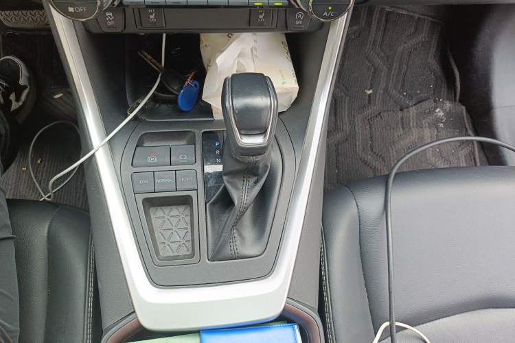 Used Toyota RAV4 2021 2.0L CVT Two-Wheel Drive Fashion PLUS Edition Gear Lever