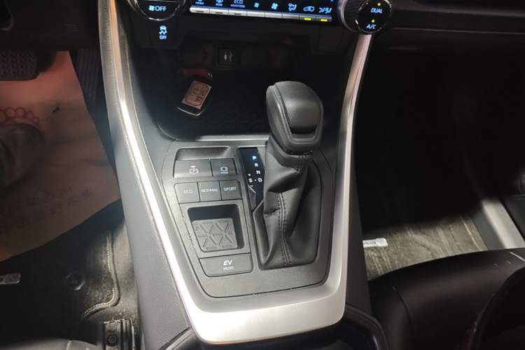 Used Toyota RAV4 2021 Dual-Engine 2.5L E-CVT Two-Wheel Drive Elite Edition Gear Lever