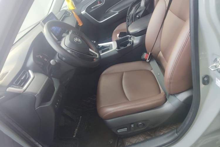 Used Toyota RAV4 2021 2.0L CVT Two-Wheel Drive Fashion Edition Left Front Seat