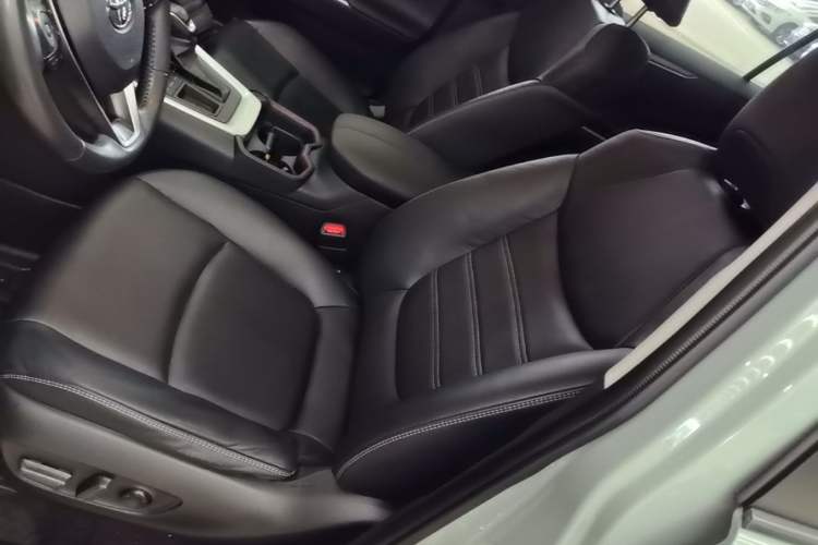 Used Toyota RAV4 2021 2.0L CVT Two-Wheel Drive Fashion PLUS Edition Left Front Seat