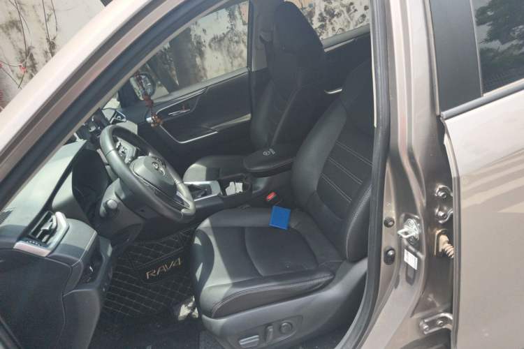 Used Toyota RAV4 2021 2.0L CVT Two-Wheel Drive Fashion PLUS Edition Left Front Seat