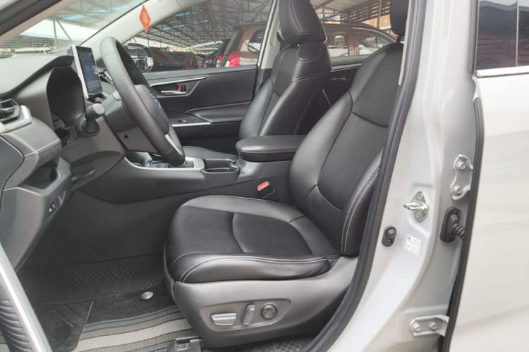 Used Toyota RAV4 2021 2.0L CVT Two-Wheel Drive Fashion Edition Left Front Seat