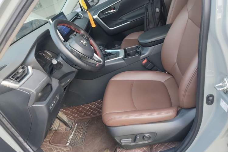 Used Toyota RAV4 2021 2.0L CVT Two-Wheel Drive Fashion Edition Left Front Seat