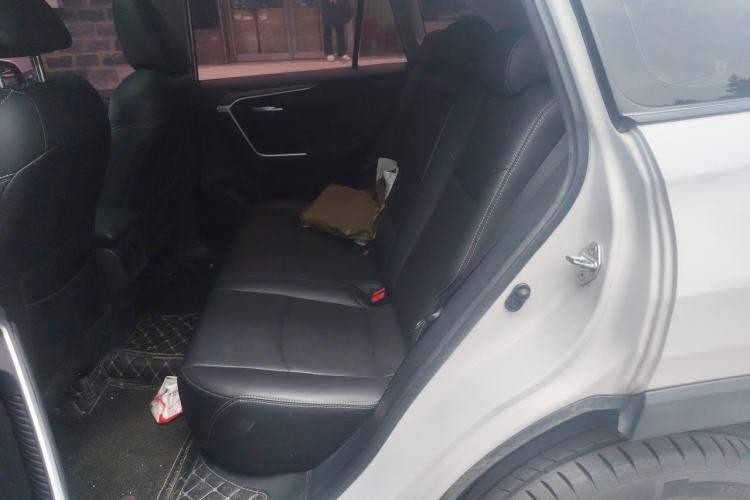 Used Toyota RAV4 2021 2.0L CVT Two-Wheel Drive Fashion Edition Left Rear Seat