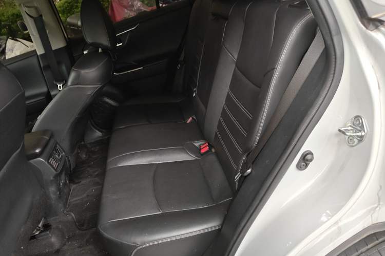 Used Toyota RAV4 2021 2.0L CVT Two-Wheel Drive Fashion PLUS Edition Left Rear Seat