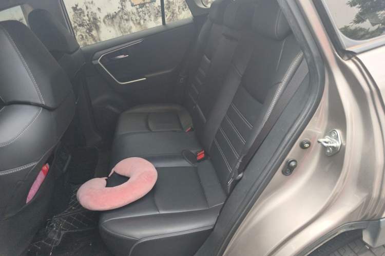 Used Toyota RAV4 2021 2.0L CVT Two-Wheel Drive Fashion PLUS Edition Left Rear Seat
