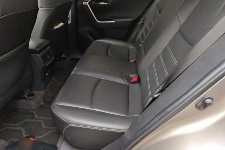 Used Toyota RAV4 2021 2.0L CVT Two-Wheel Drive Fashion PLUS Edition Left Rear Seat